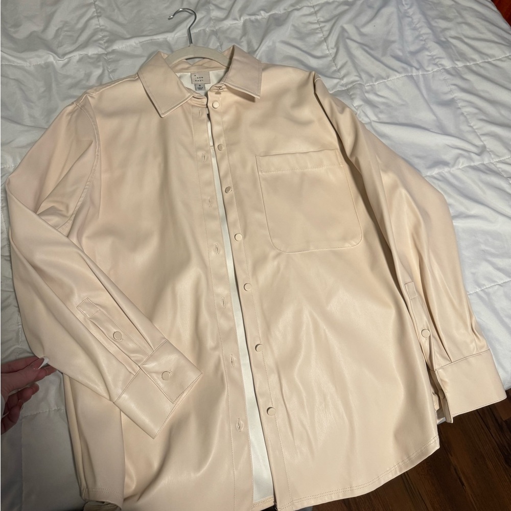 Medium pleather button up